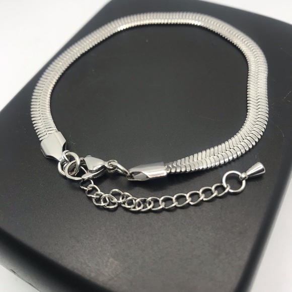 New Flat Herringbone Stainless Steel Bracelet - Picture 3 of 8